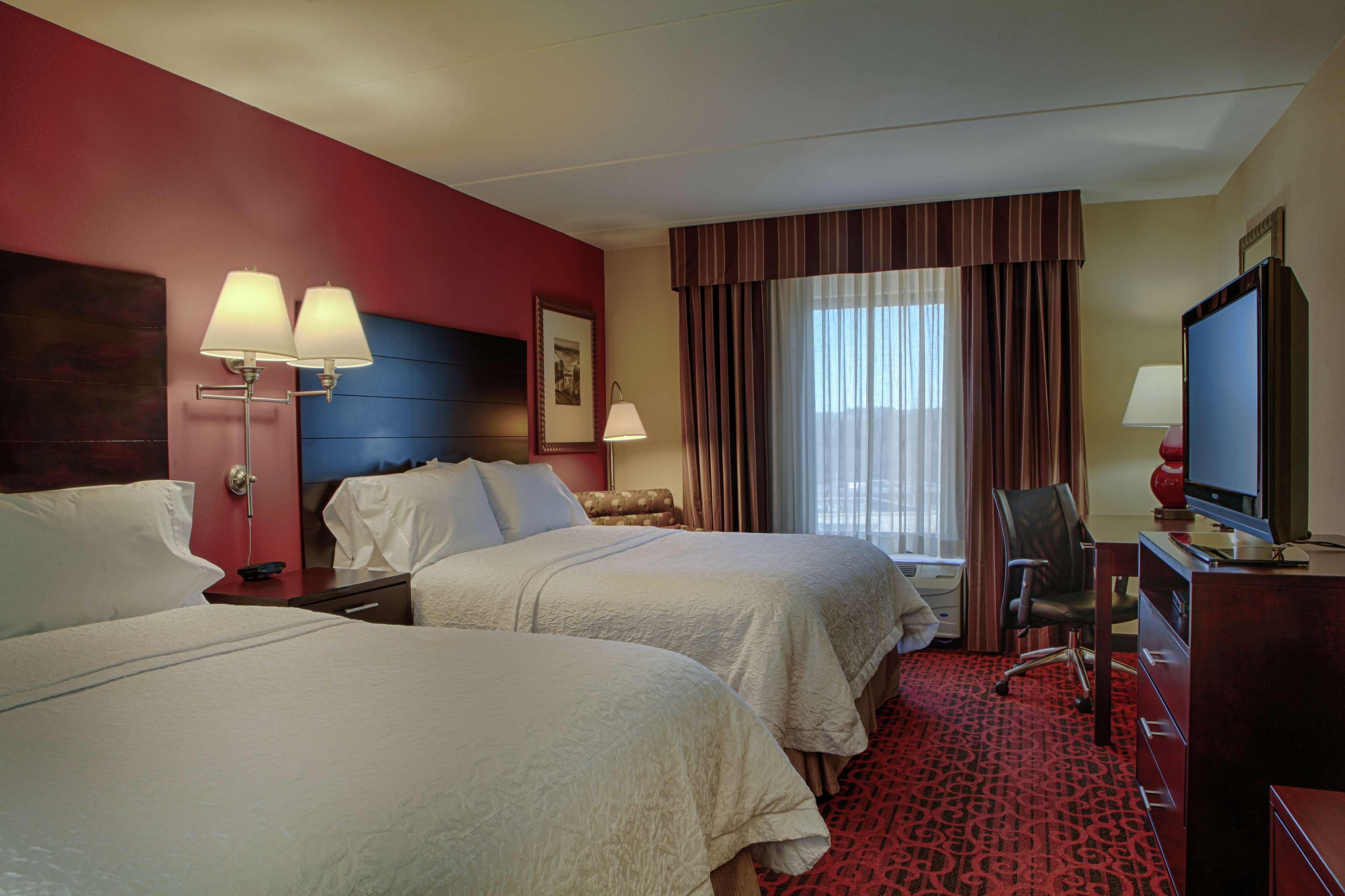 Hampton Inn Atlanta-Canton Exterior photo